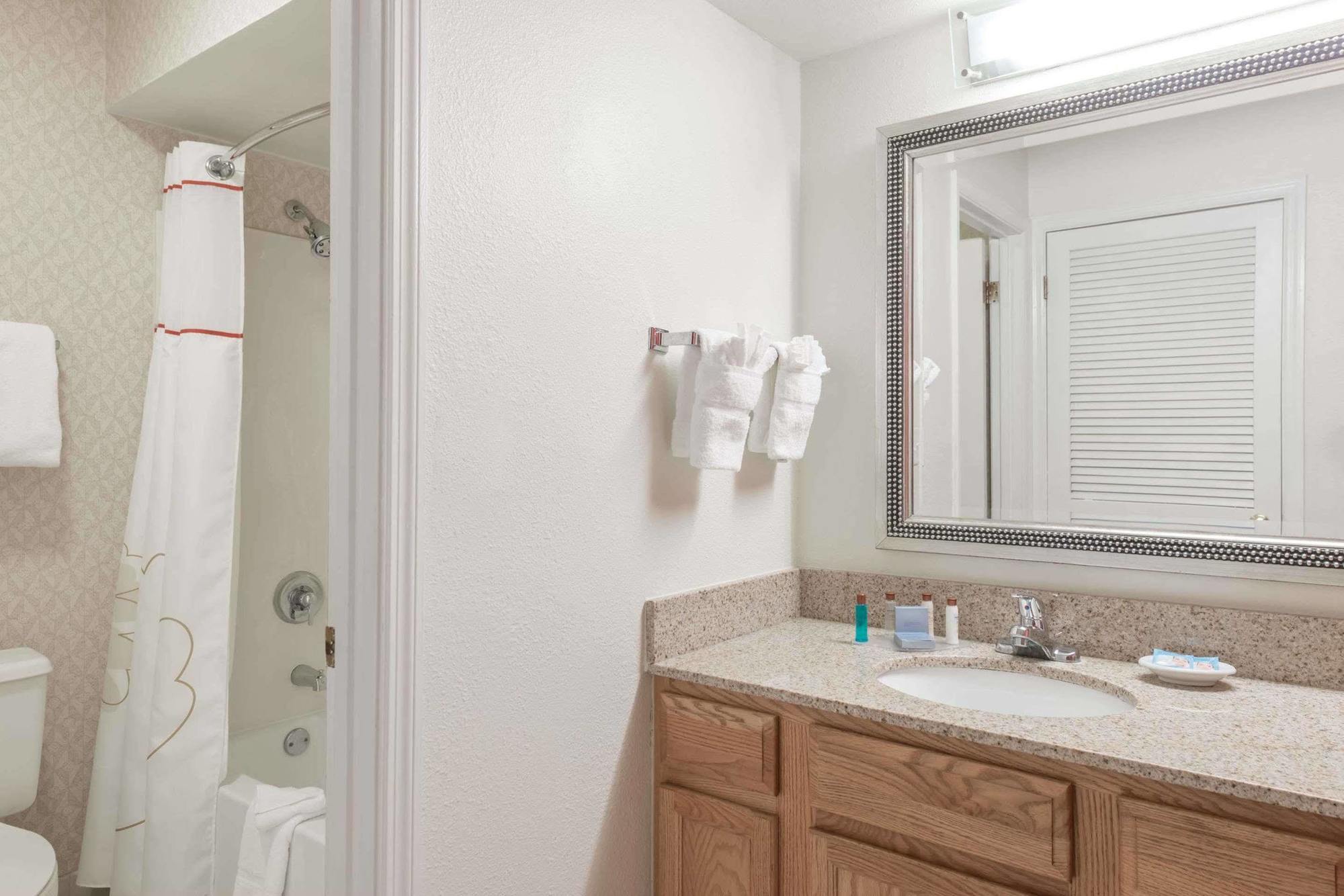 Value Suites Extended Stay - St Louis Мэриленд-Хайтс Экстерьер фото