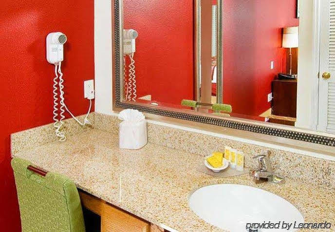 Value Suites Extended Stay - St Louis Мэриленд-Хайтс Экстерьер фото