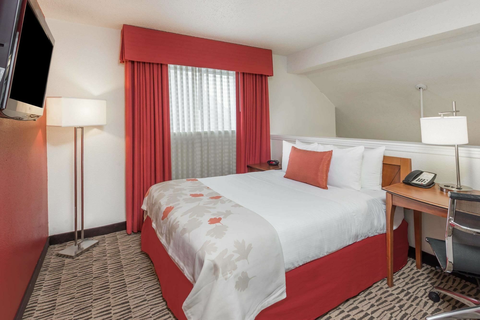 Value Suites Extended Stay - St Louis Мэриленд-Хайтс Экстерьер фото